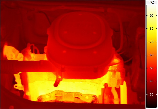 Termogram temperaturne razdiobe na motoru s unutarnjim izgaranjem